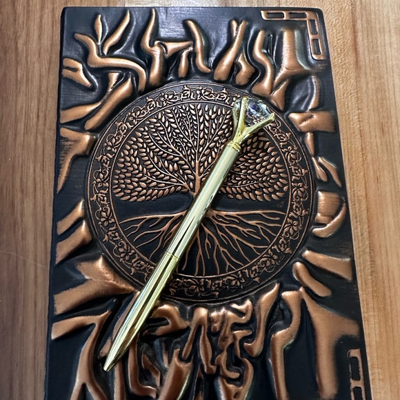 Tree Writing Journal w/lined Pages & Pen - Picture 1 of 4